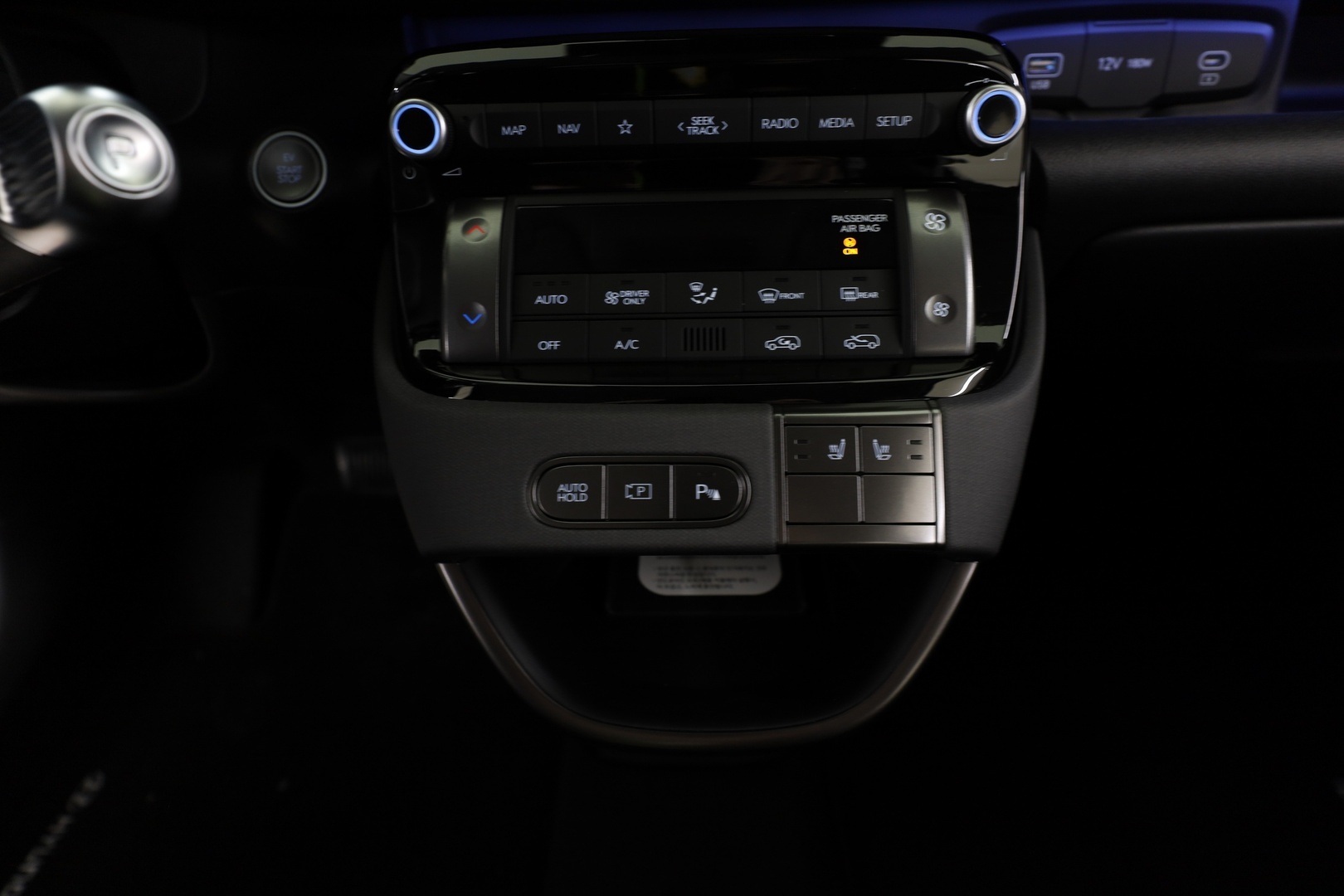 HYUNDAI INSTER 17
