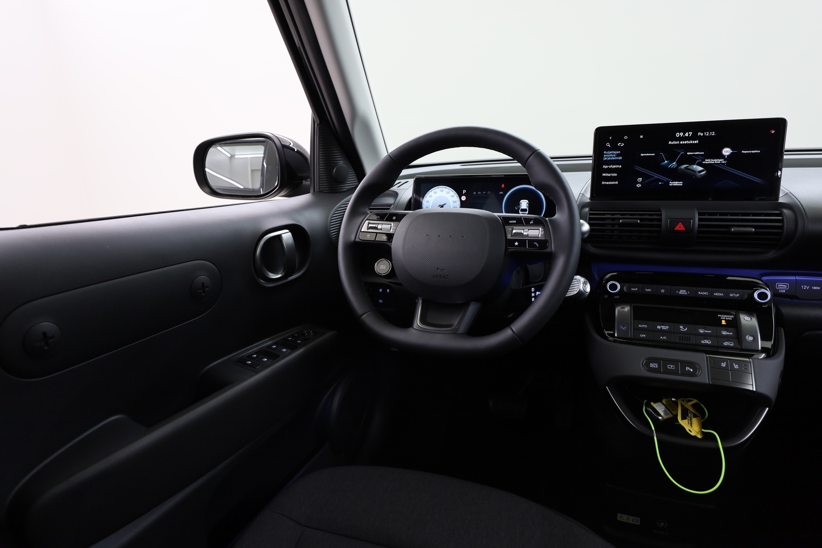 HYUNDAI INSTER 21