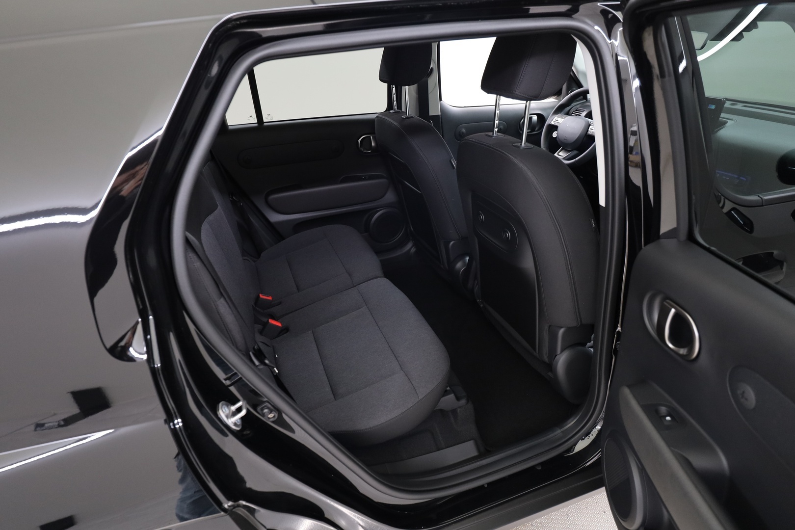 HYUNDAI INSTER 27