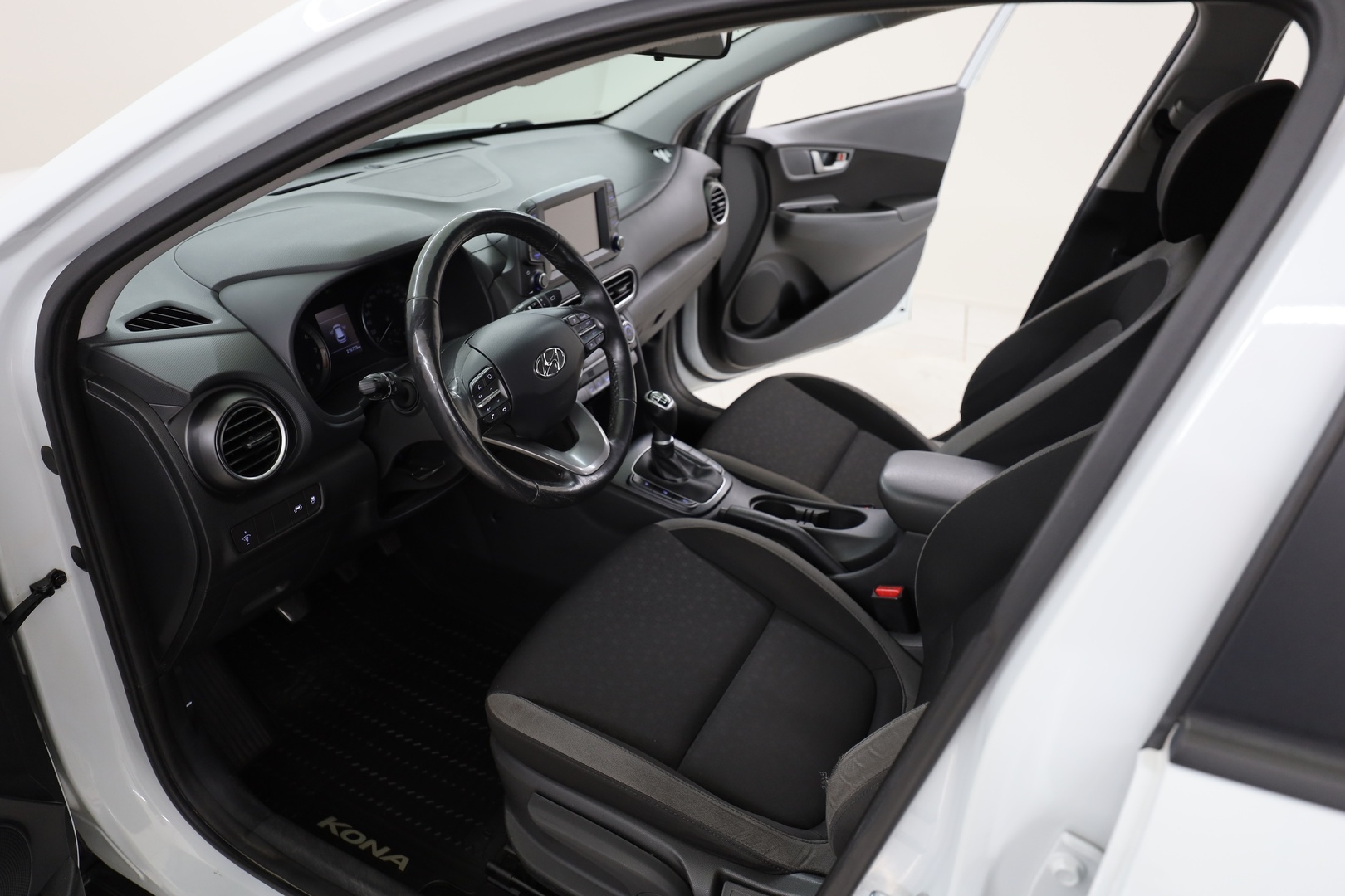 HYUNDAI KONA 23