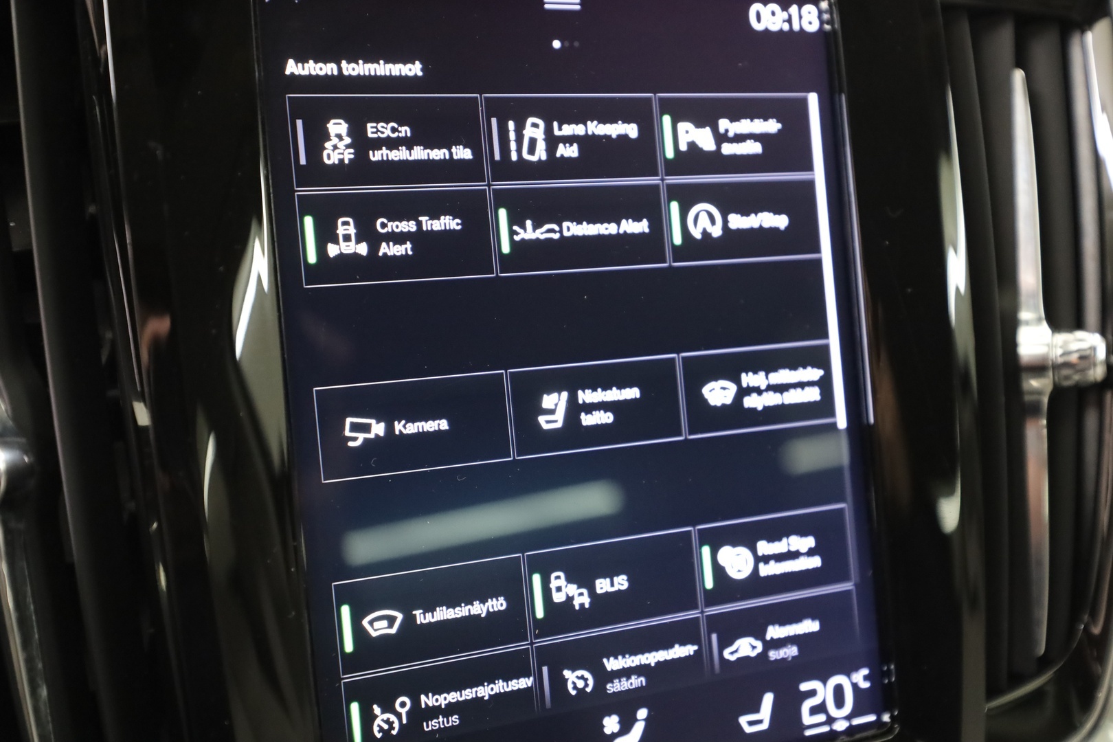 VOLVO S90 23