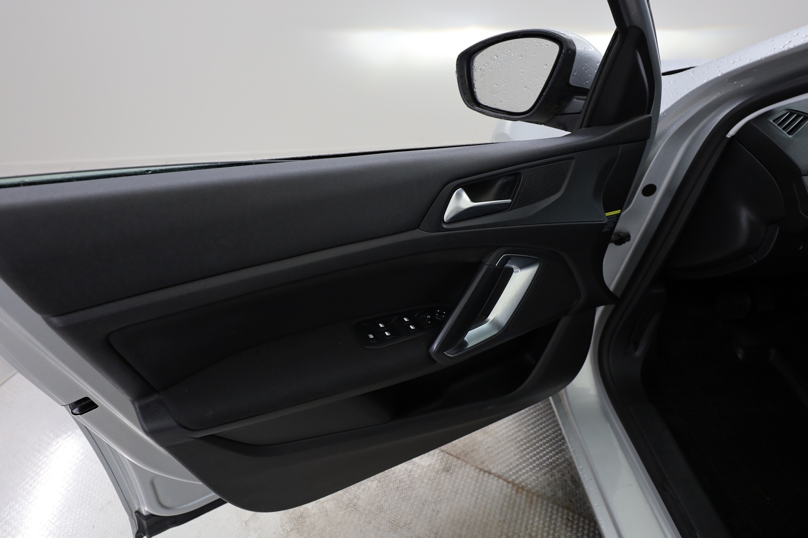 PEUGEOT 308 17