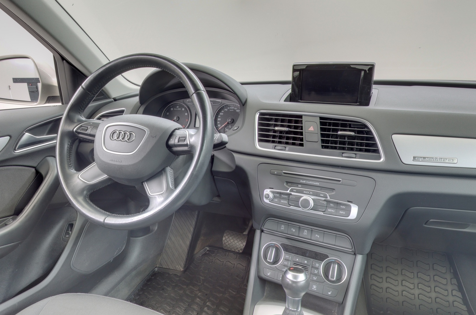 AUDI Q3 11
