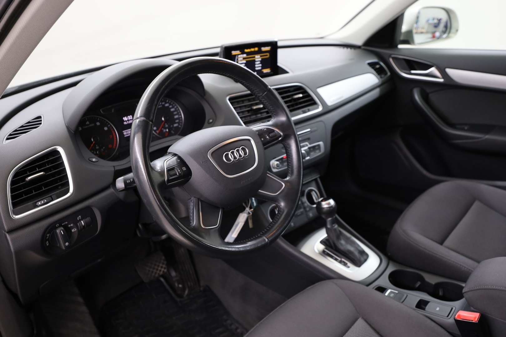 AUDI Q3 15