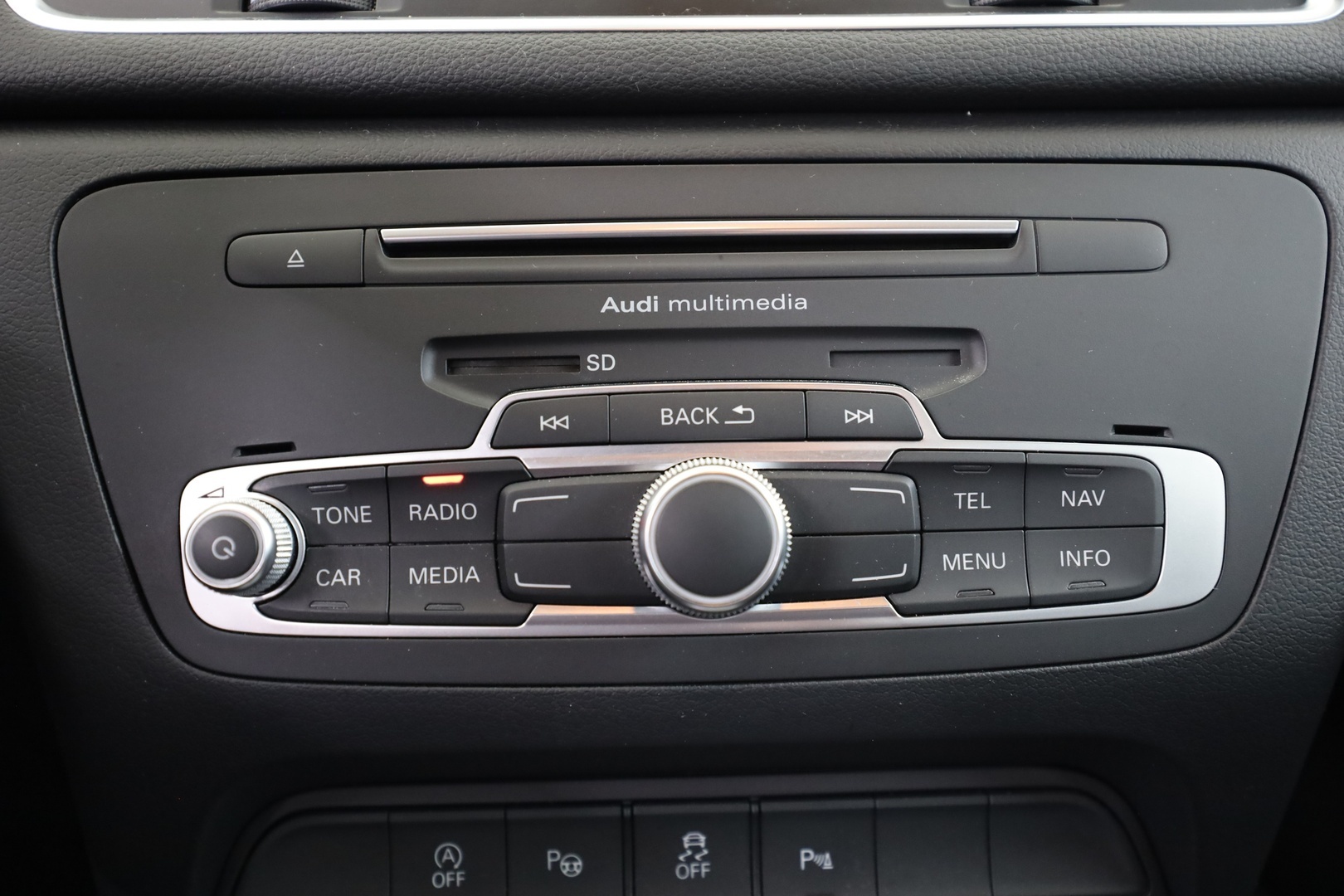 AUDI Q3 24