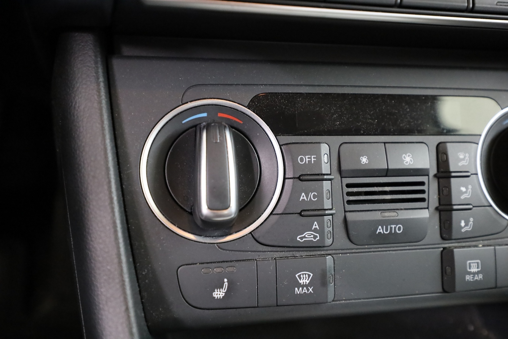 AUDI Q3 26