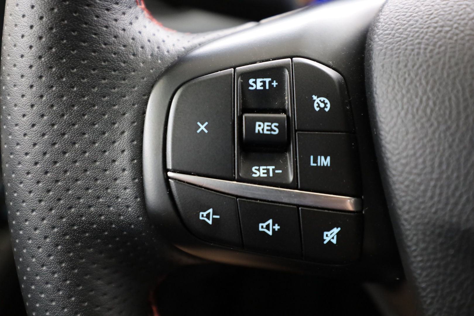 FORD Kuga 34