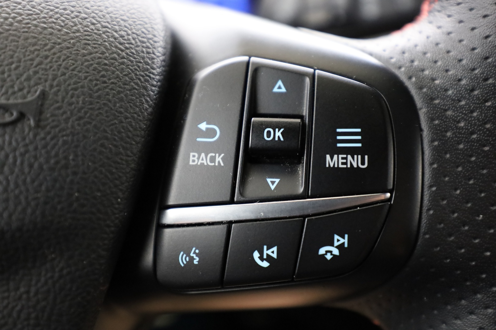 FORD Kuga 36