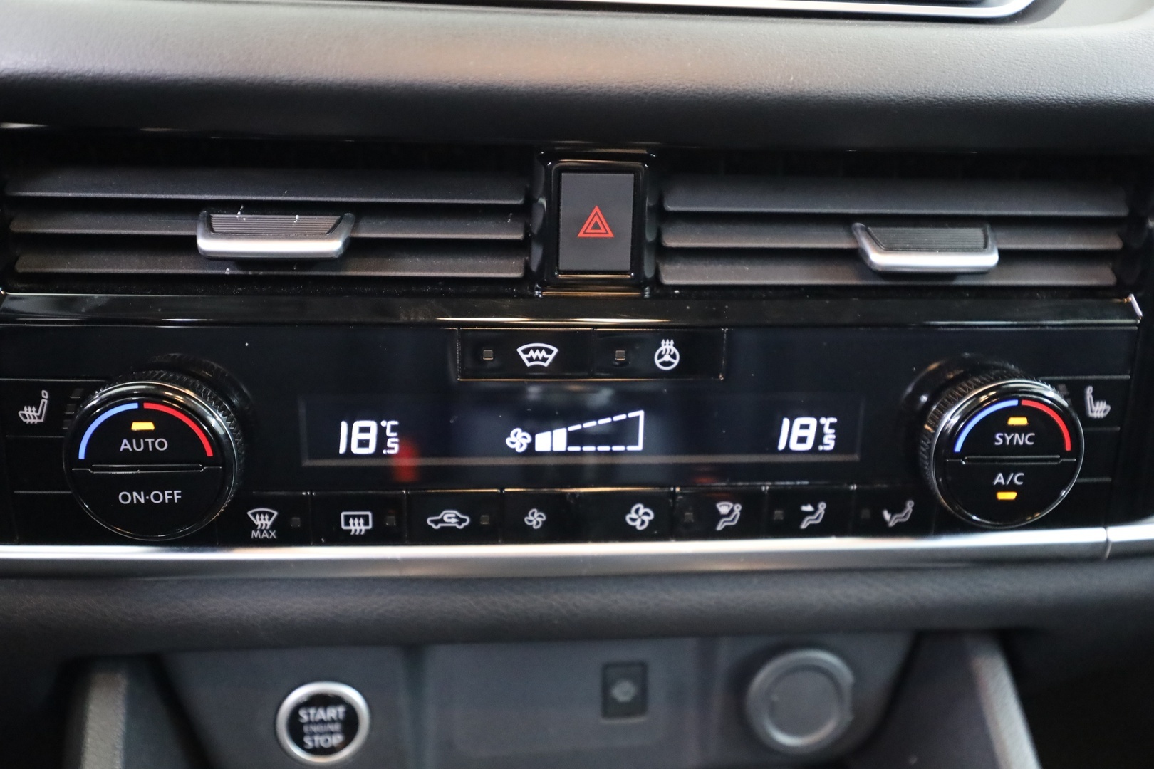 NISSAN Qashqai 24