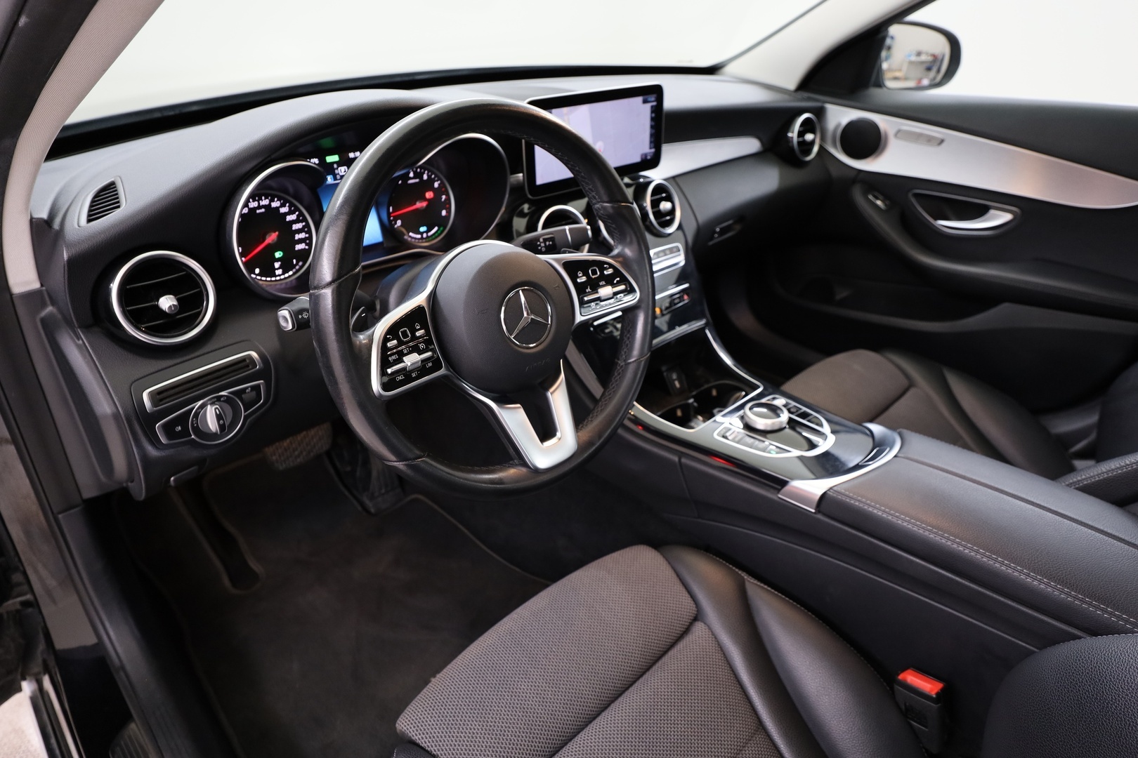 MERCEDES-BENZ C 12