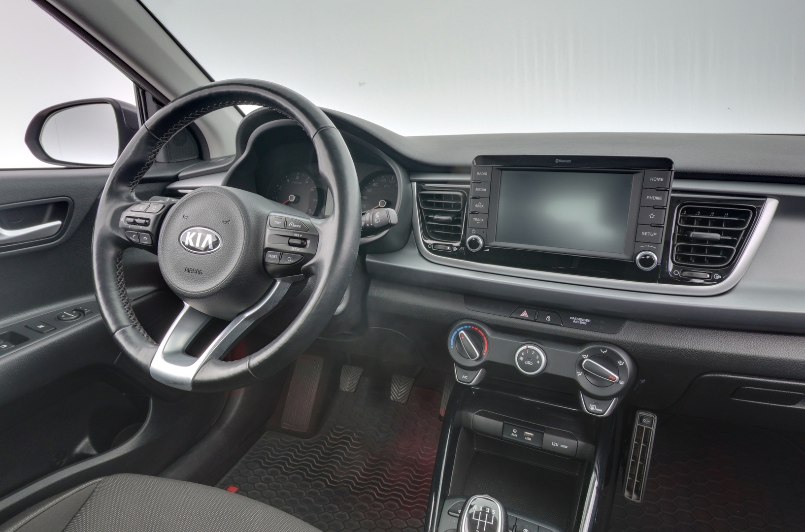 KIA Rio 11