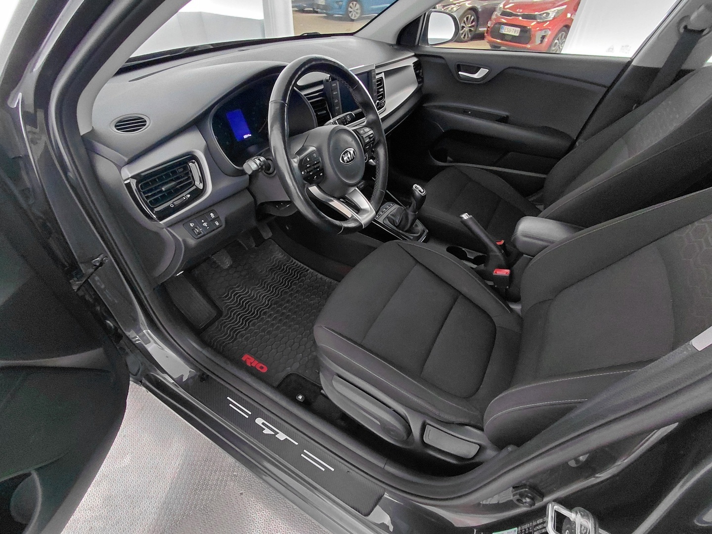 KIA Rio 14
