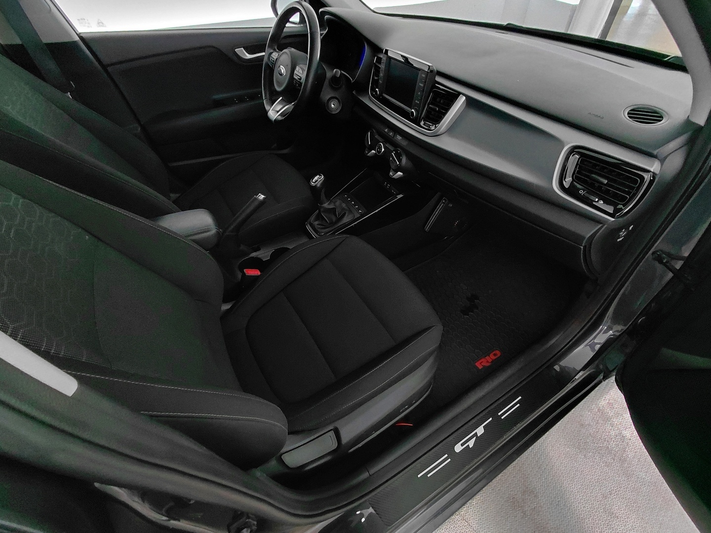 KIA Rio 16