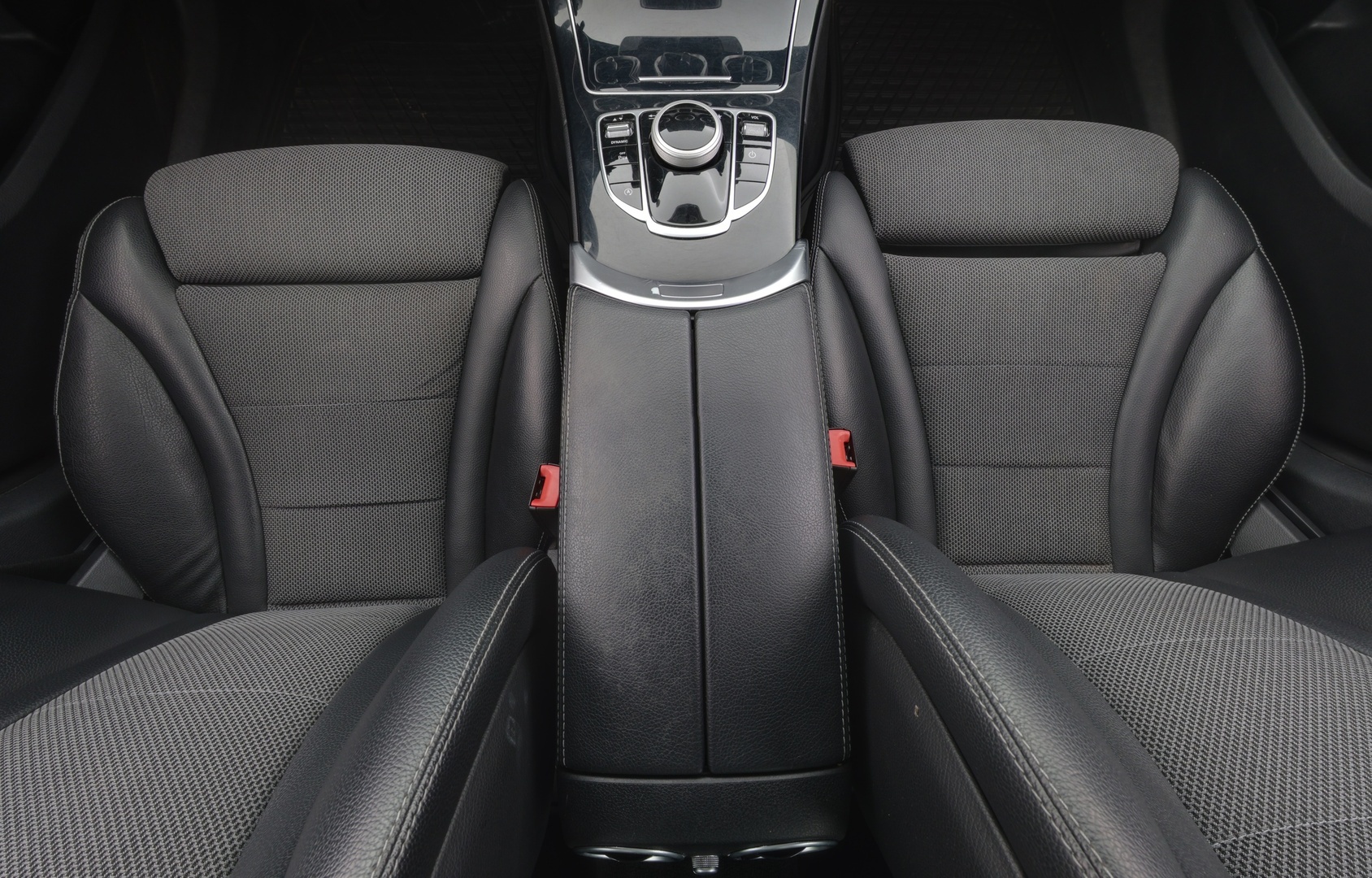 MERCEDES-BENZ C 12