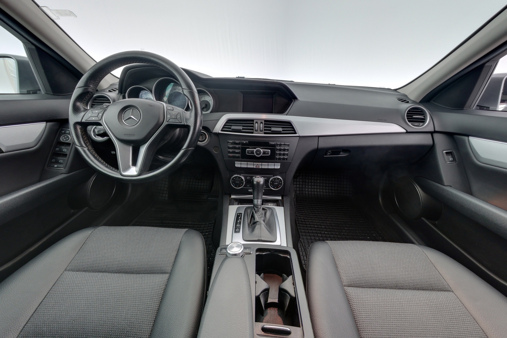 MERCEDES-BENZ C 10