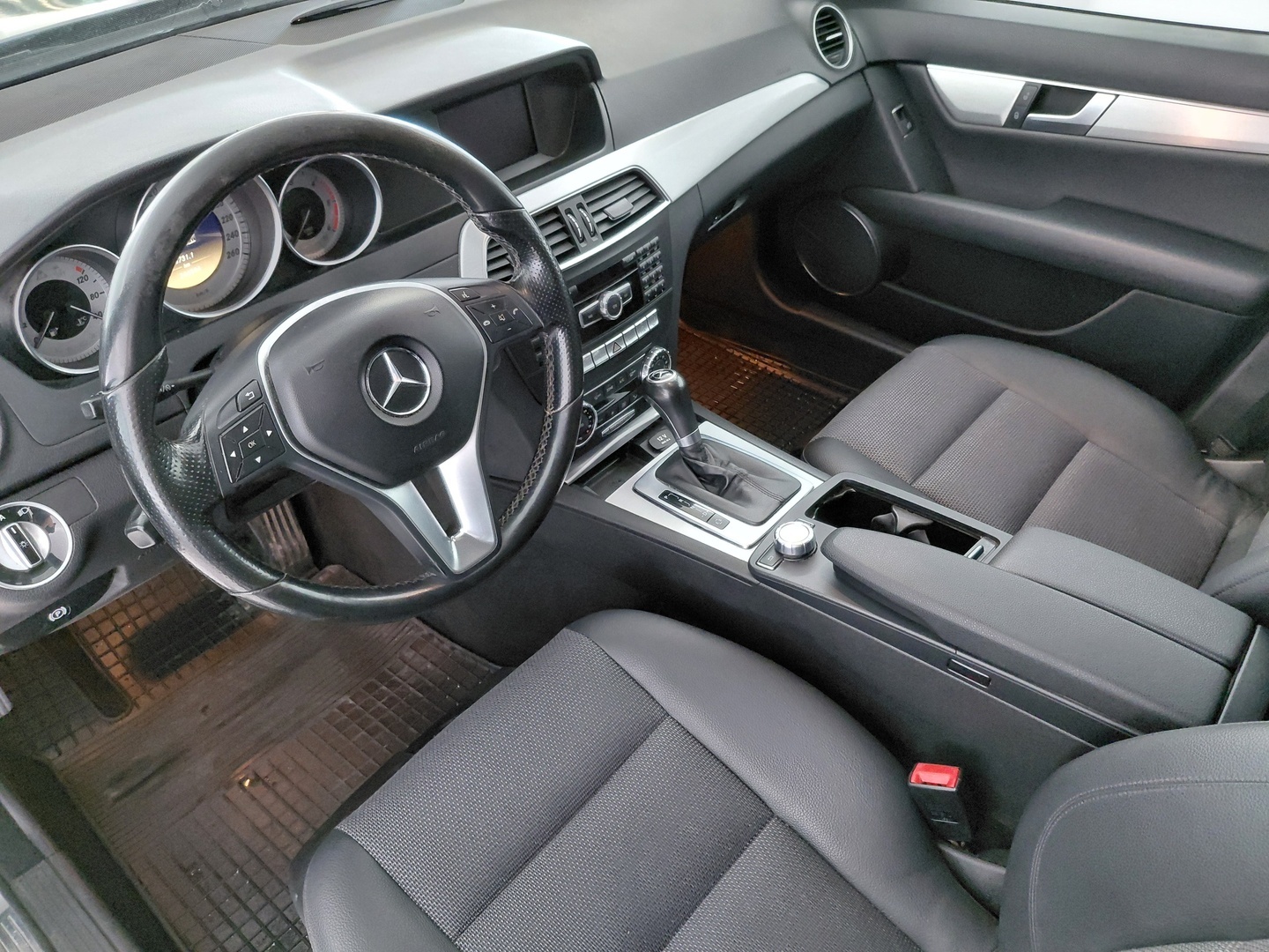 MERCEDES-BENZ C 14