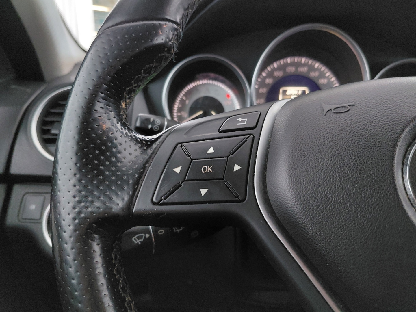 MERCEDES-BENZ C 32