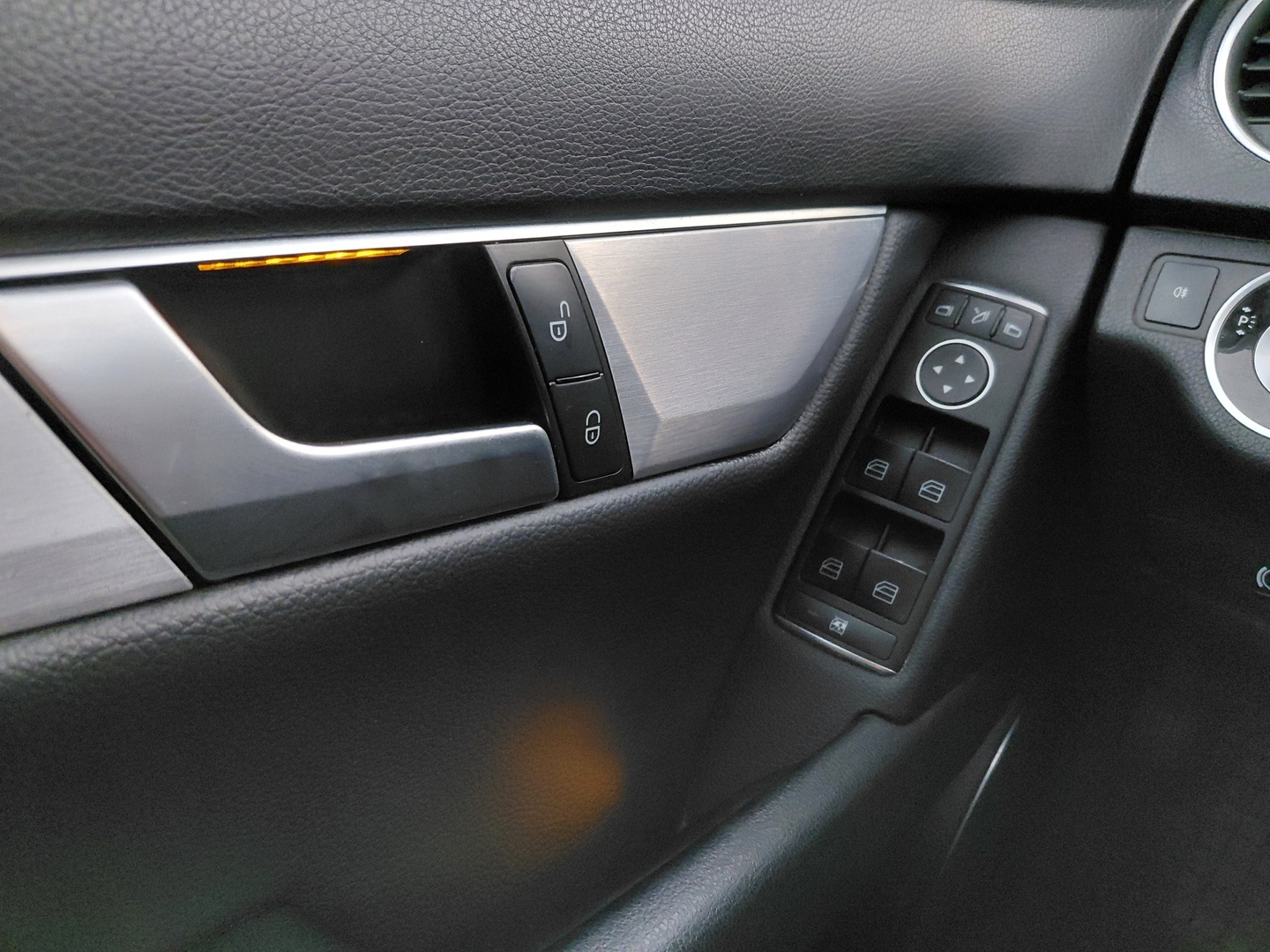 MERCEDES-BENZ C 36