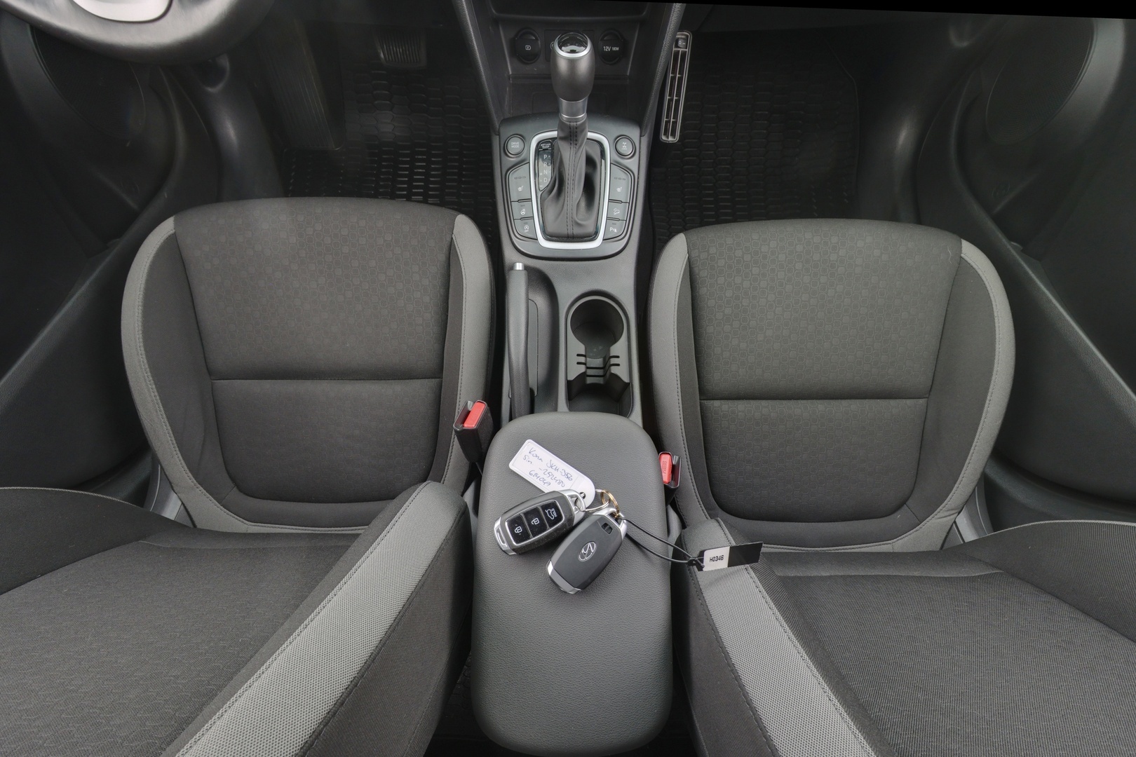 HYUNDAI KONA 12