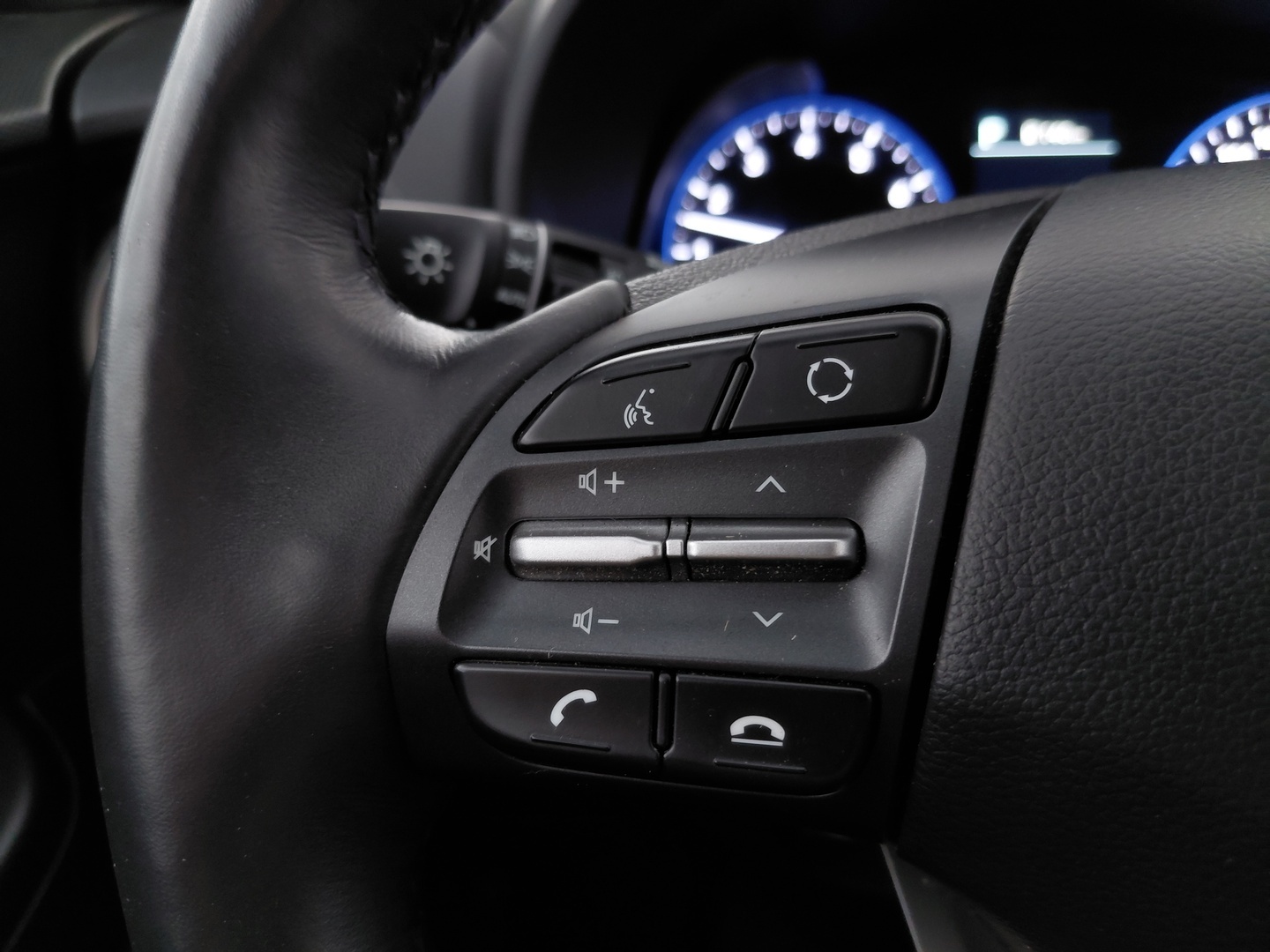HYUNDAI KONA 23