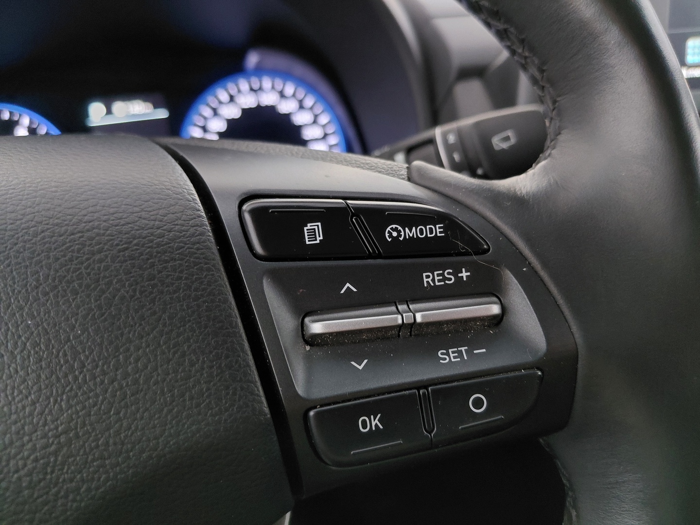 HYUNDAI KONA 24