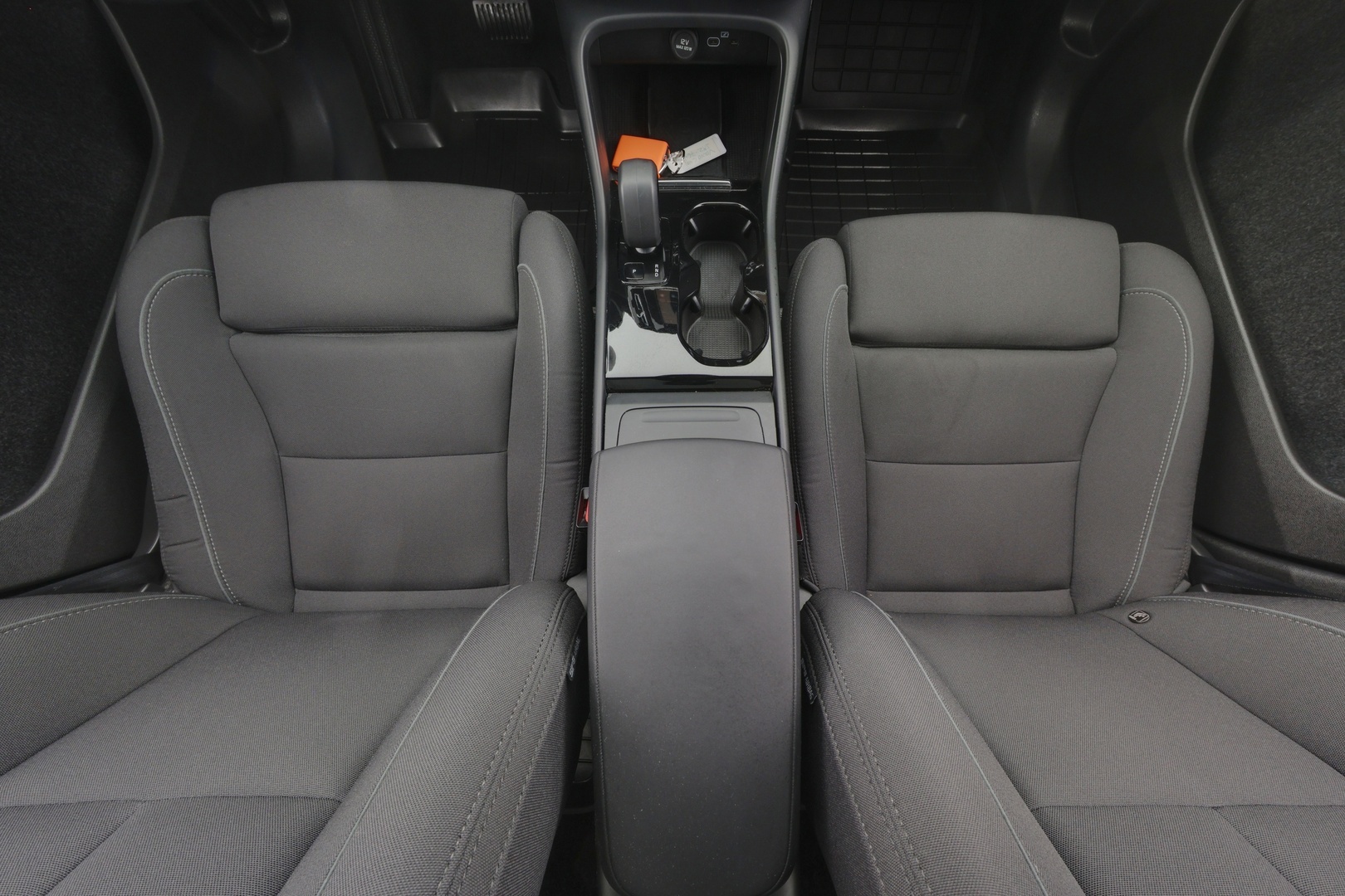 VOLVO C40 12