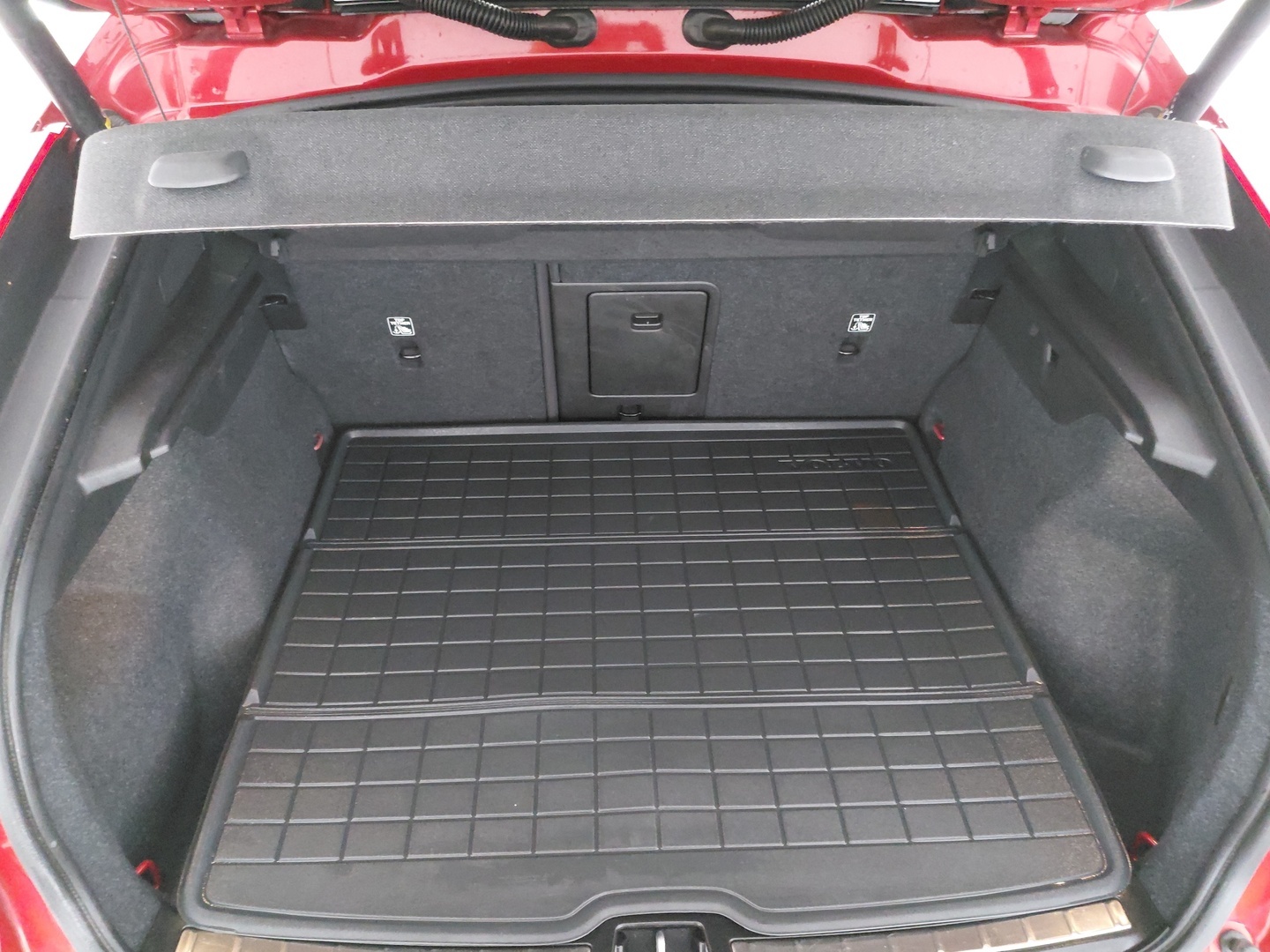 VOLVO C40 17