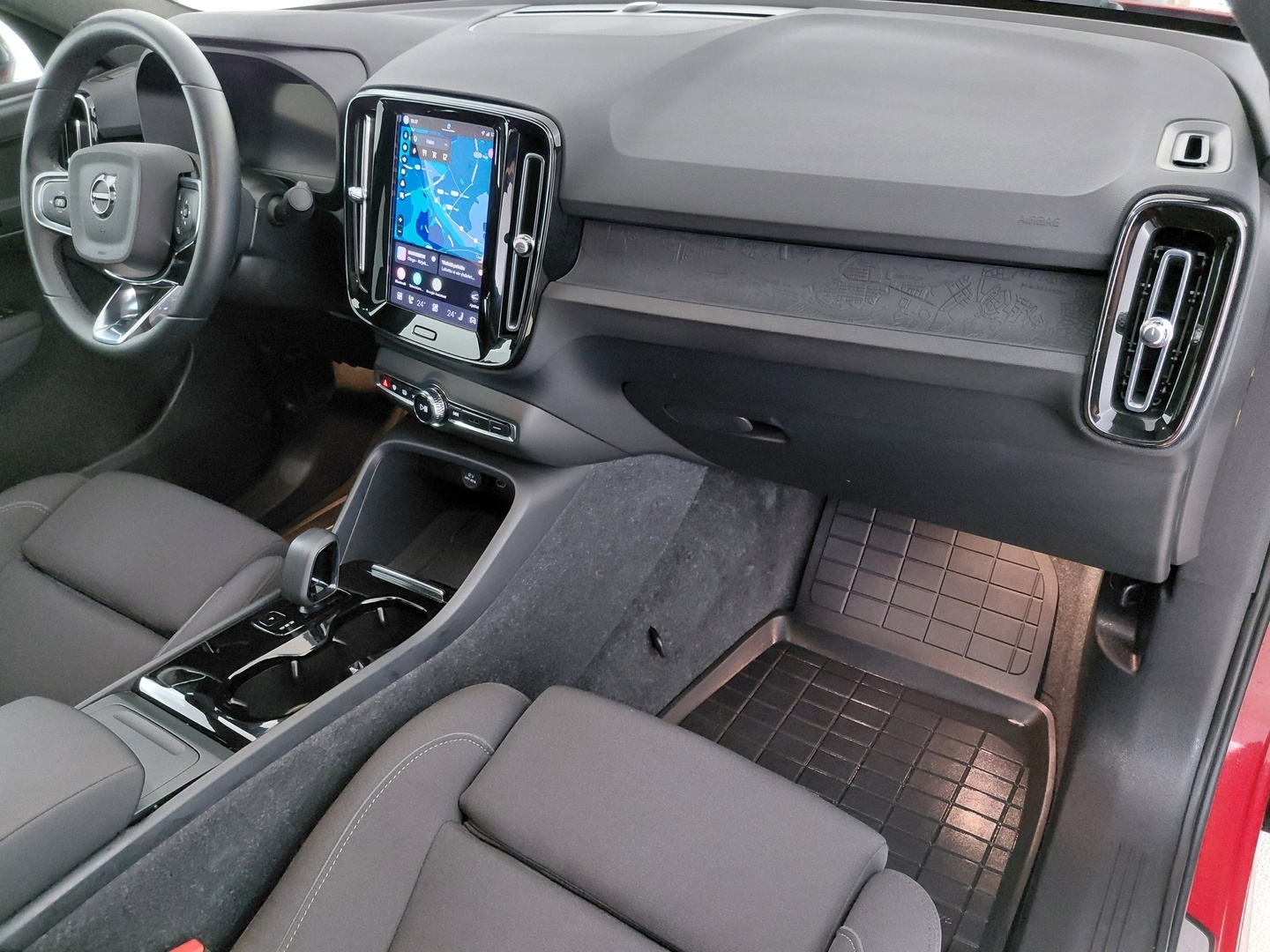 VOLVO C40 21