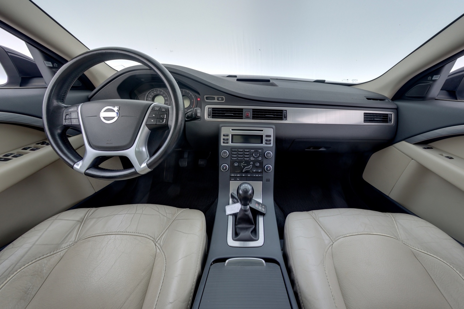 VOLVO V70 10