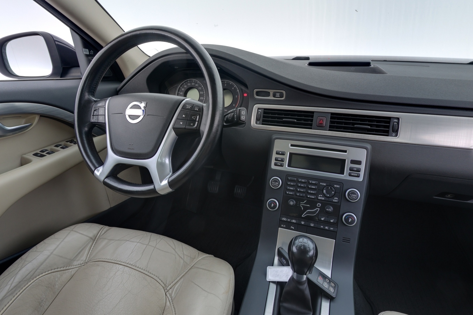 VOLVO V70 11