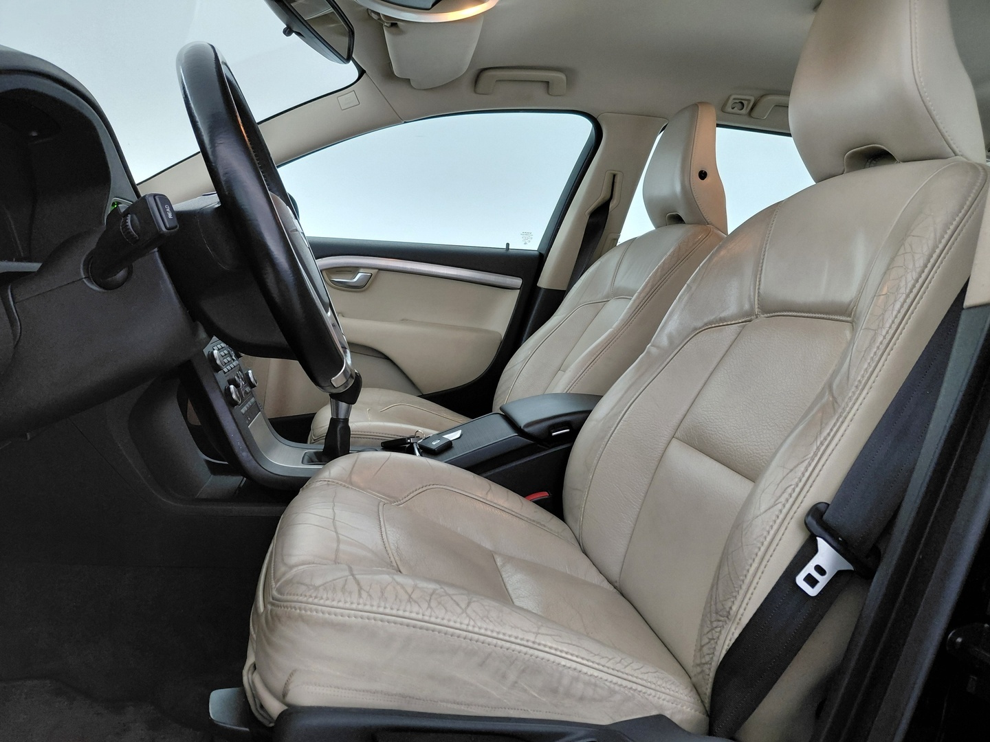 VOLVO V70 17