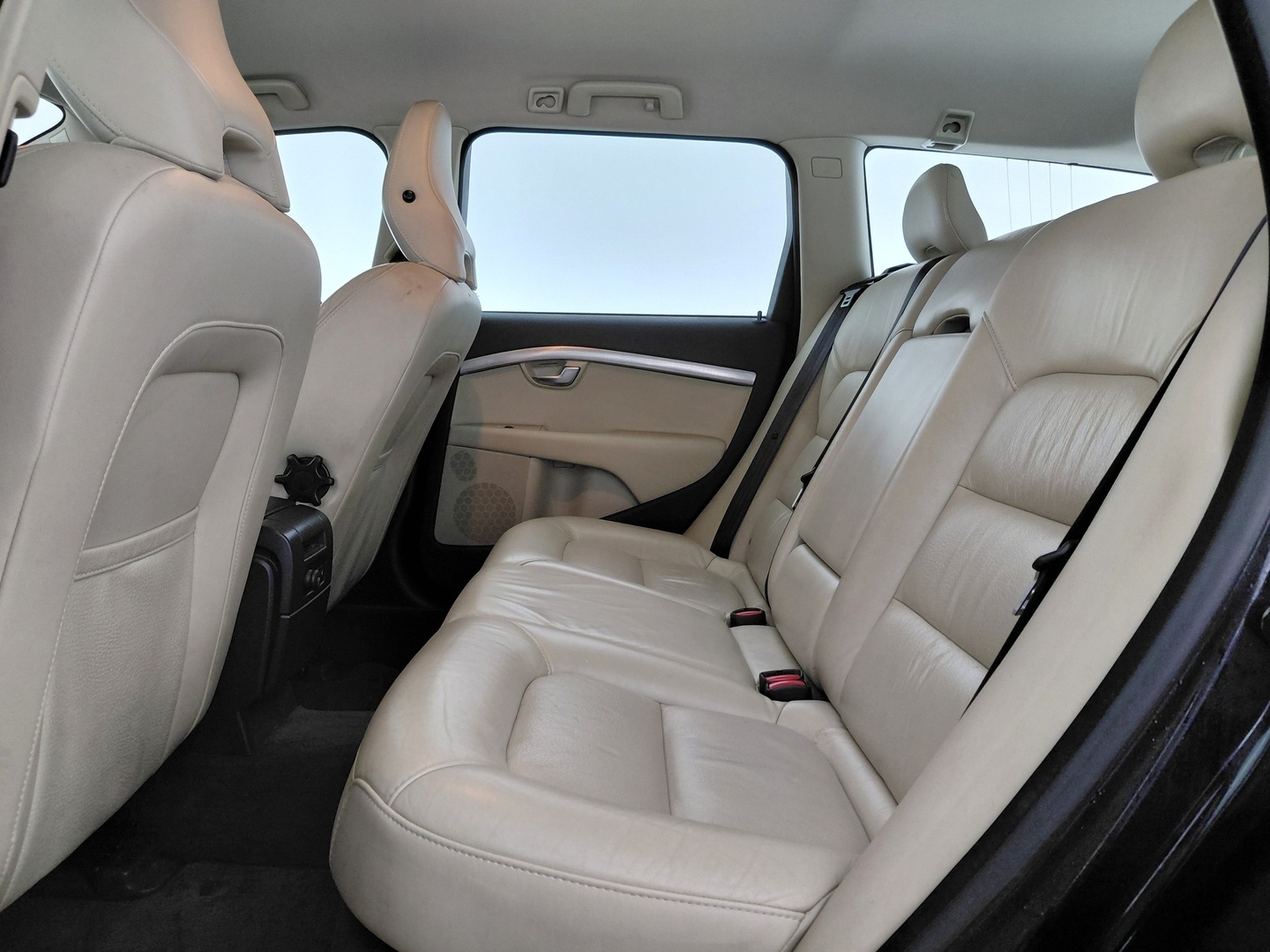 VOLVO V70 18