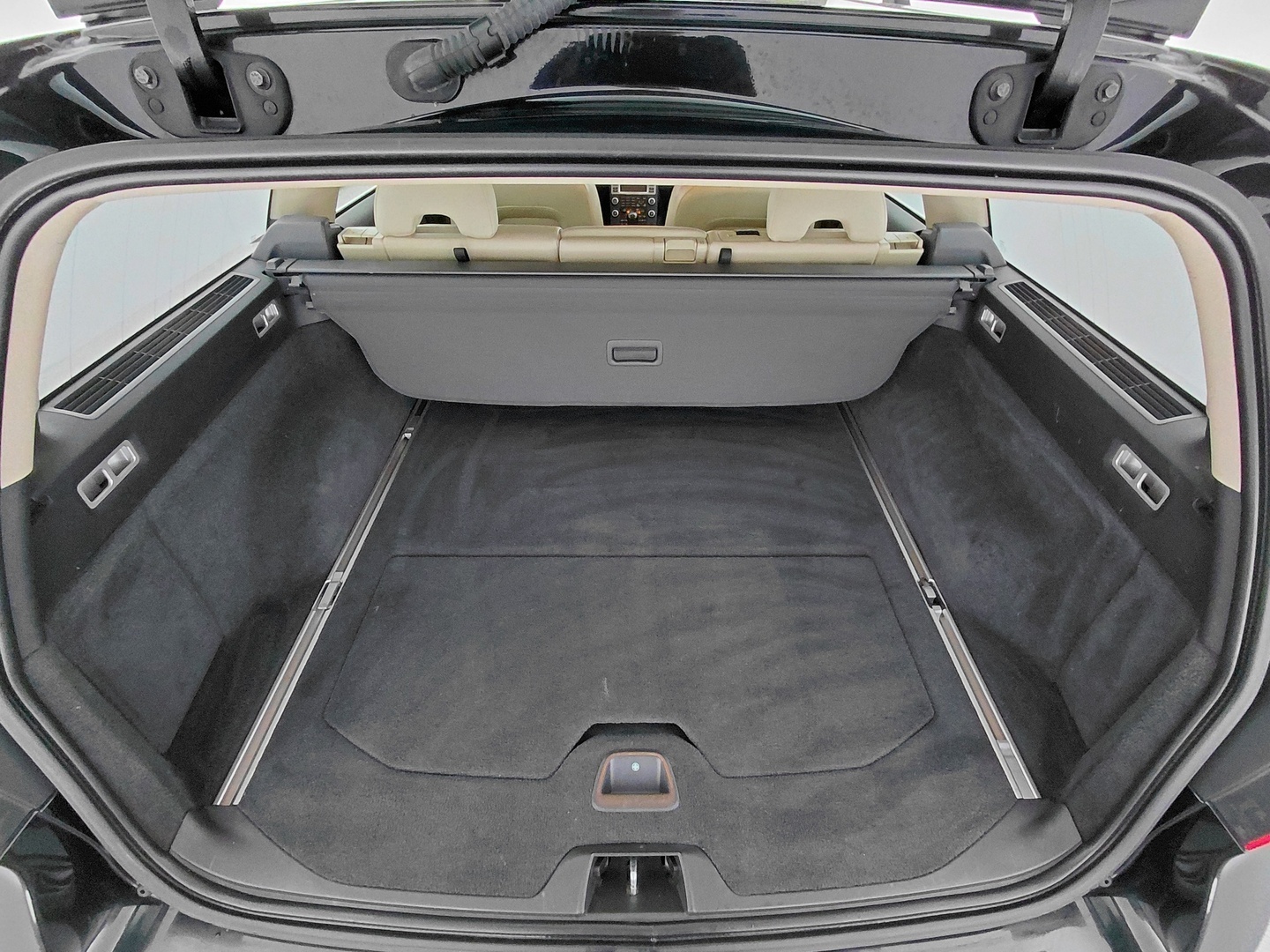 VOLVO V70 19
