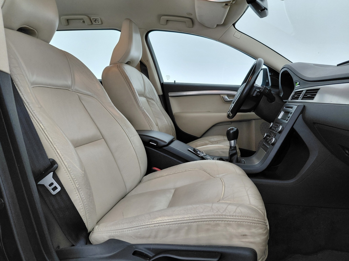 VOLVO V70 24