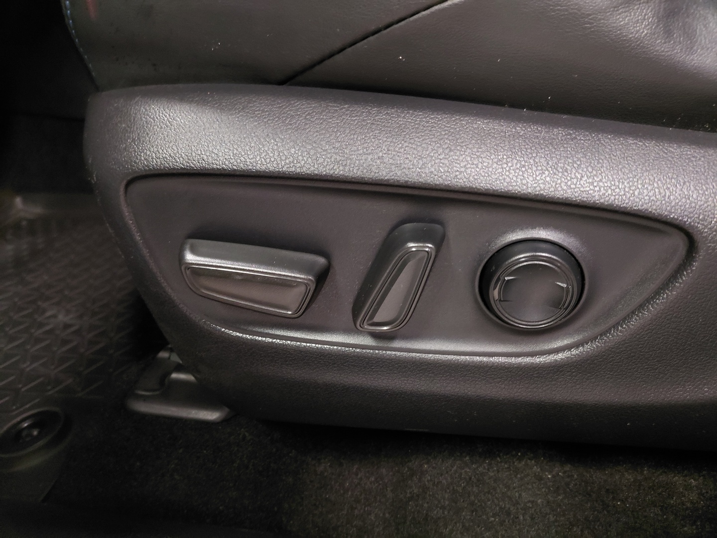 TOYOTA RAV4 15