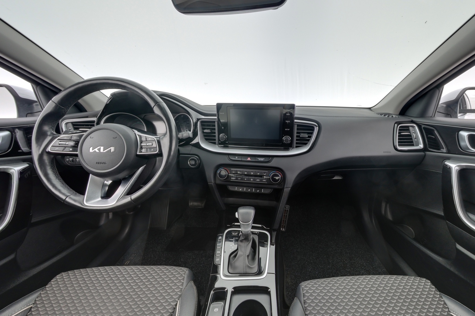 KIA XCeed 10