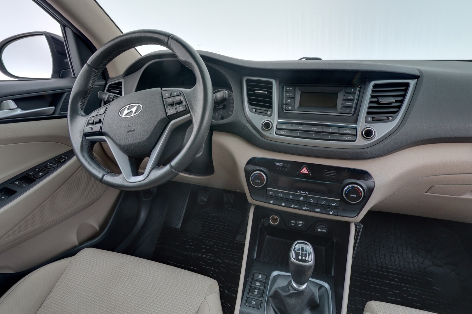 HYUNDAI Tucson 11