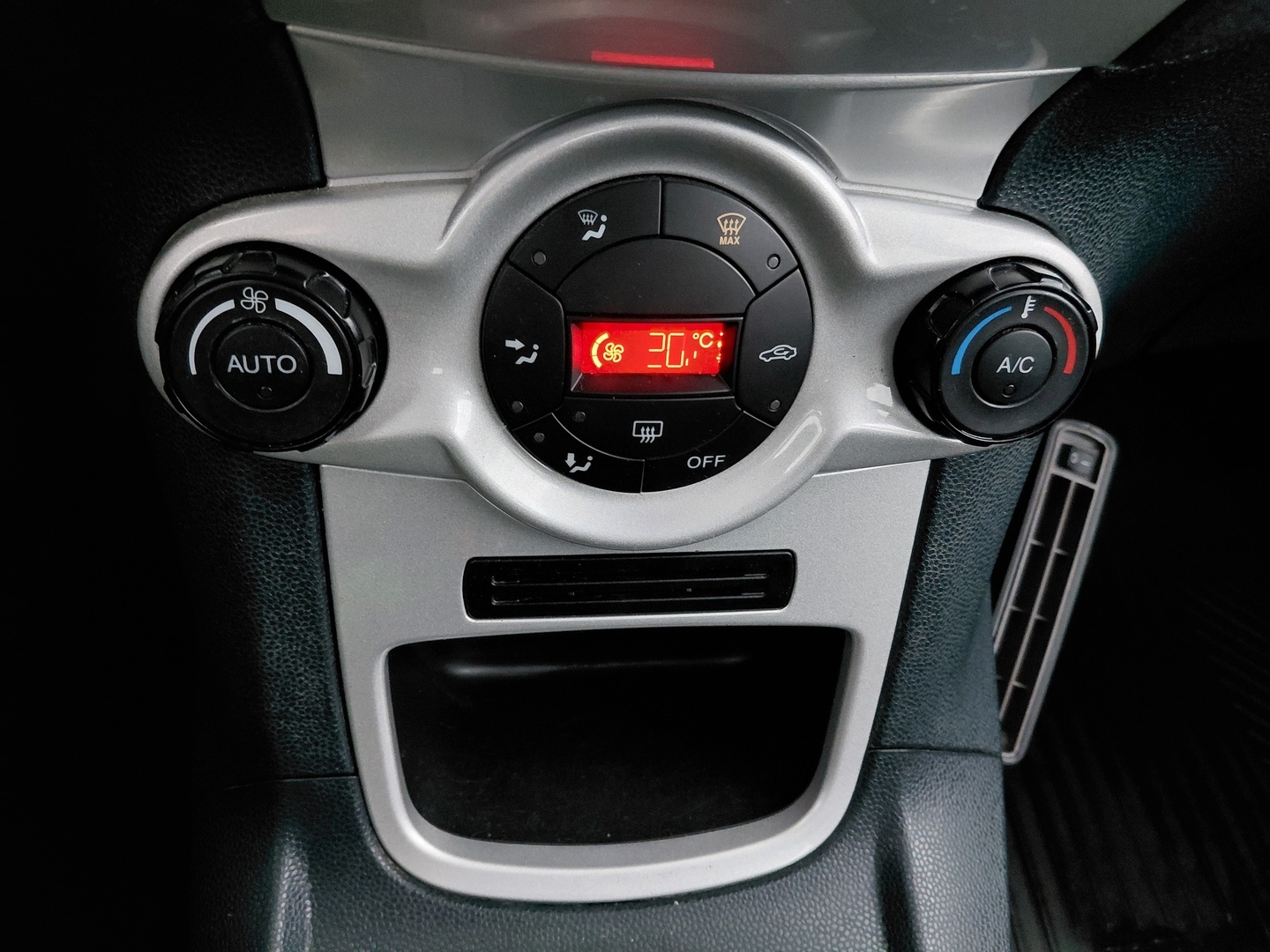 FORD Fiesta 33