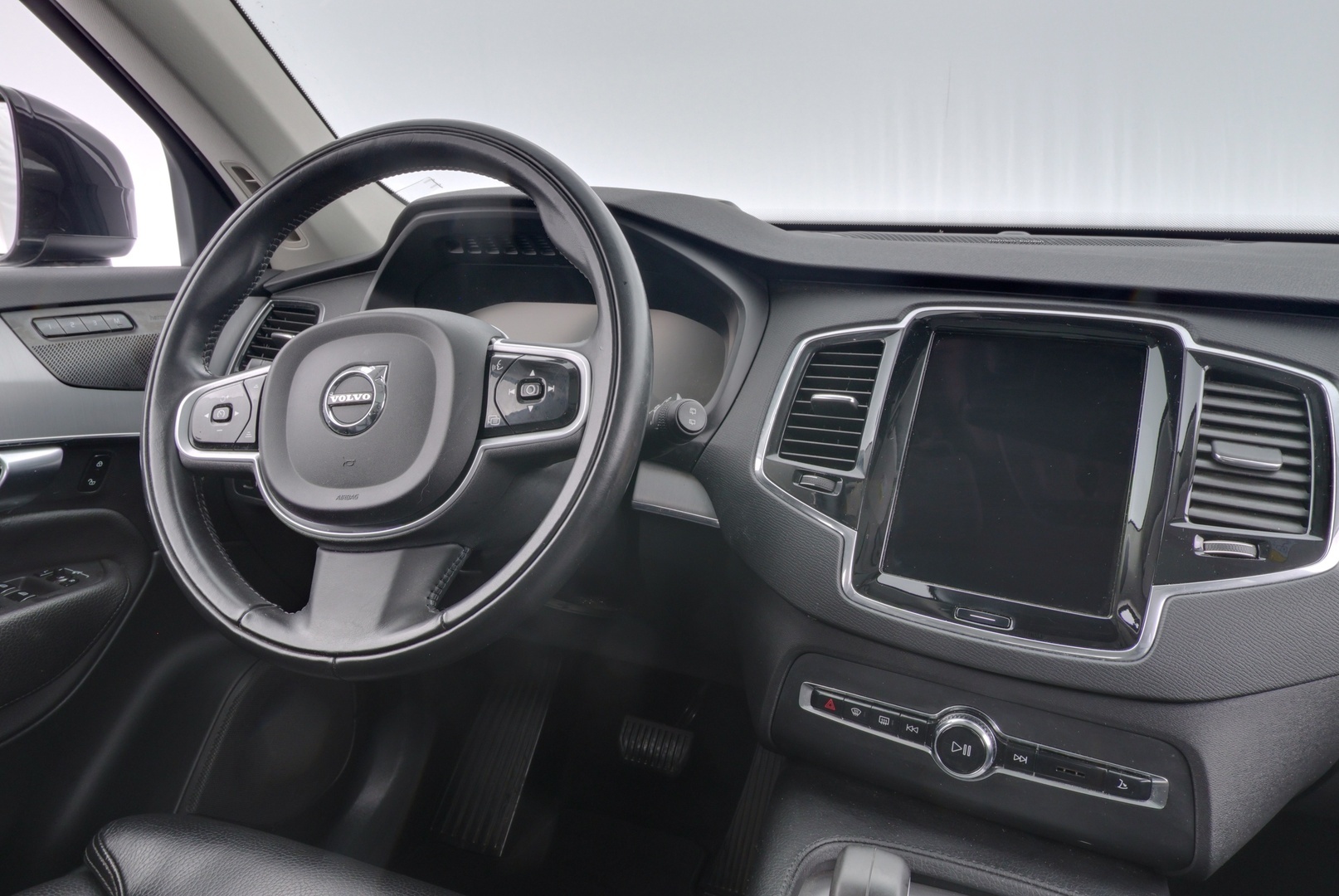 VOLVO XC90 11
