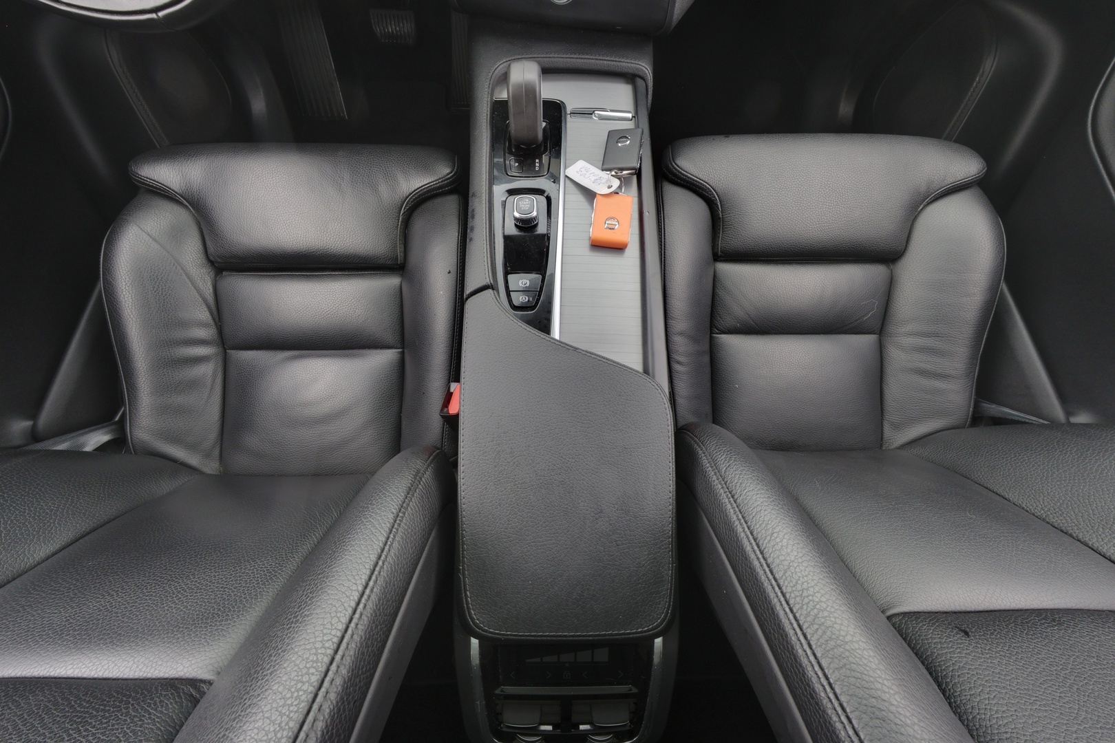 VOLVO XC90 12