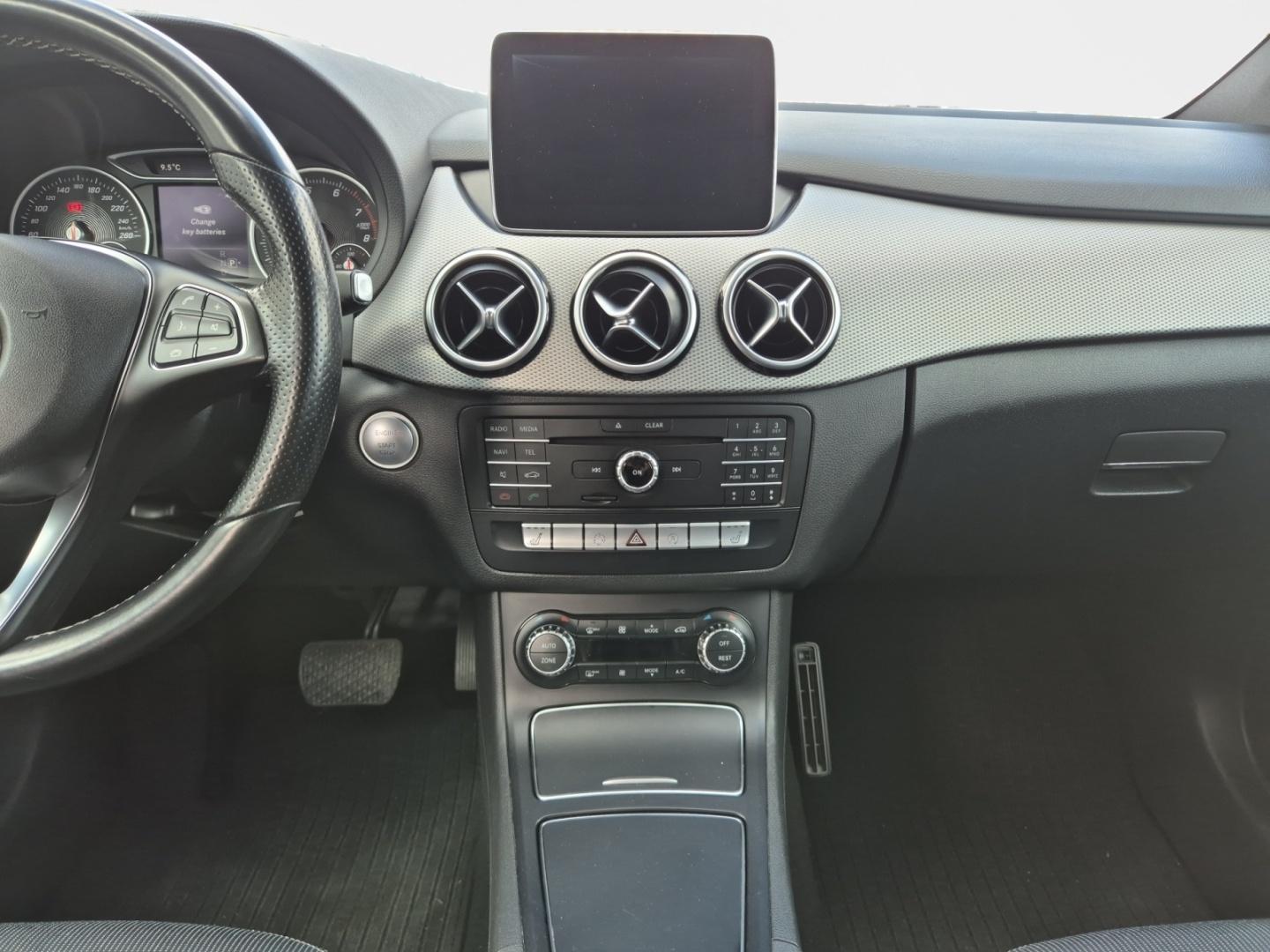 MERCEDES-BENZ B 12