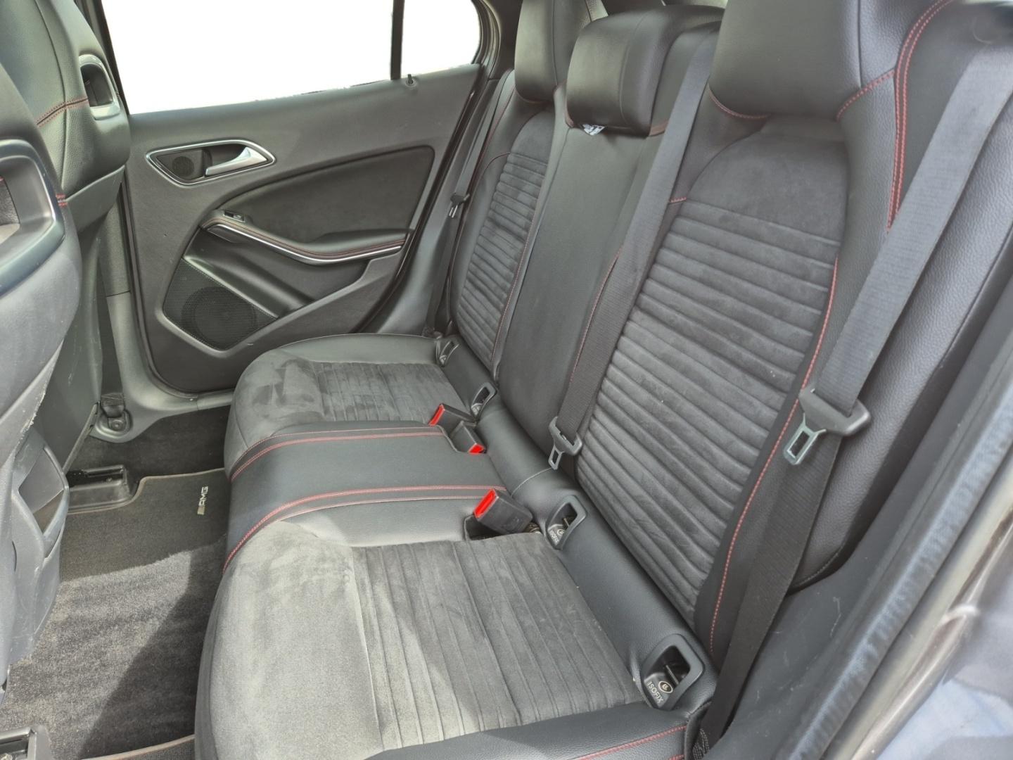 MERCEDES-BENZ GLA 10