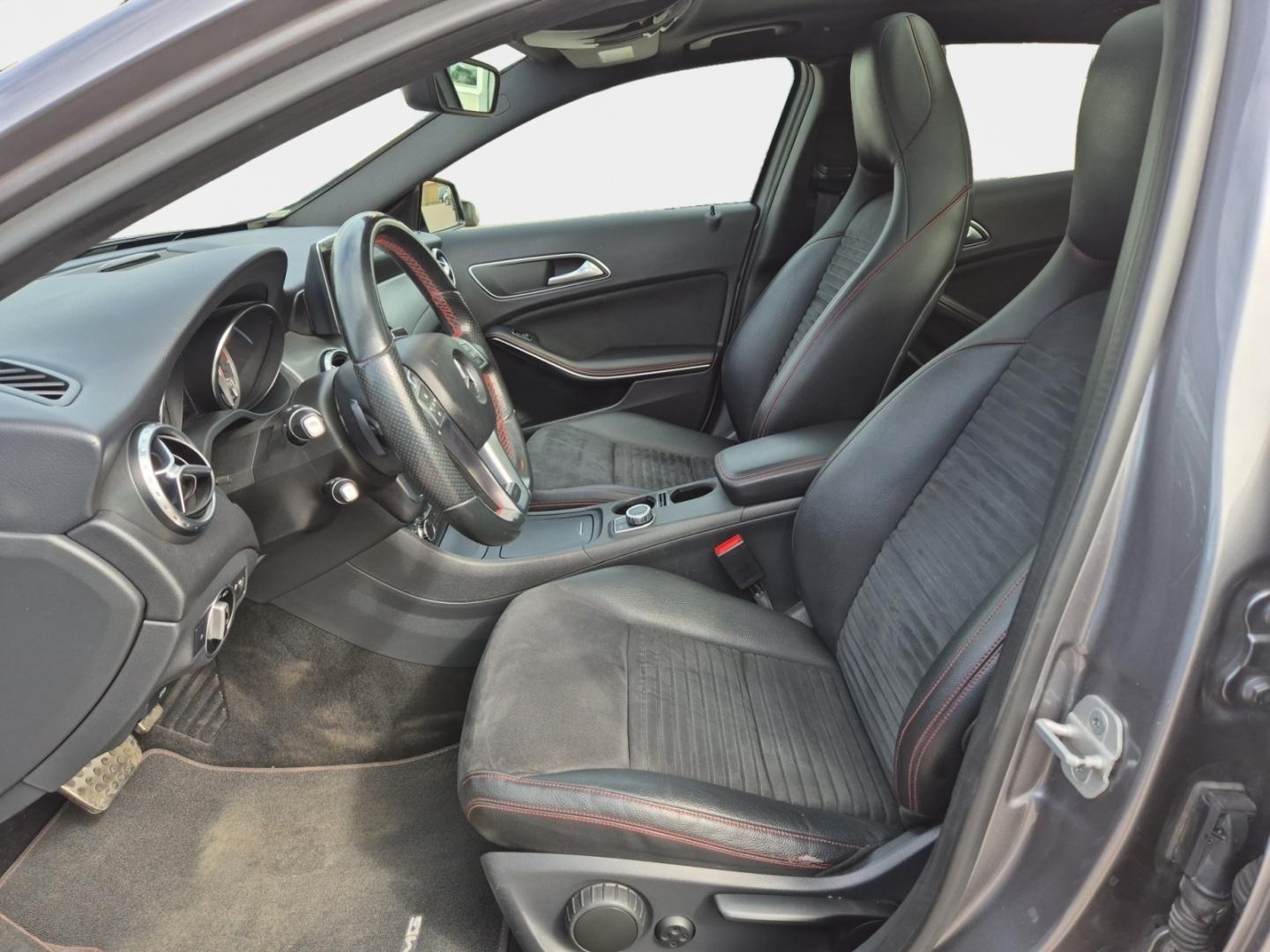 MERCEDES-BENZ GLA 9