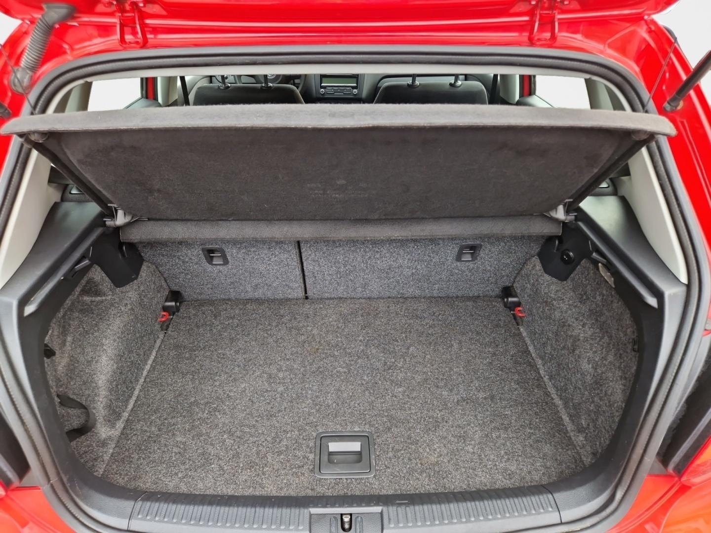 VOLKSWAGEN Polo 2010