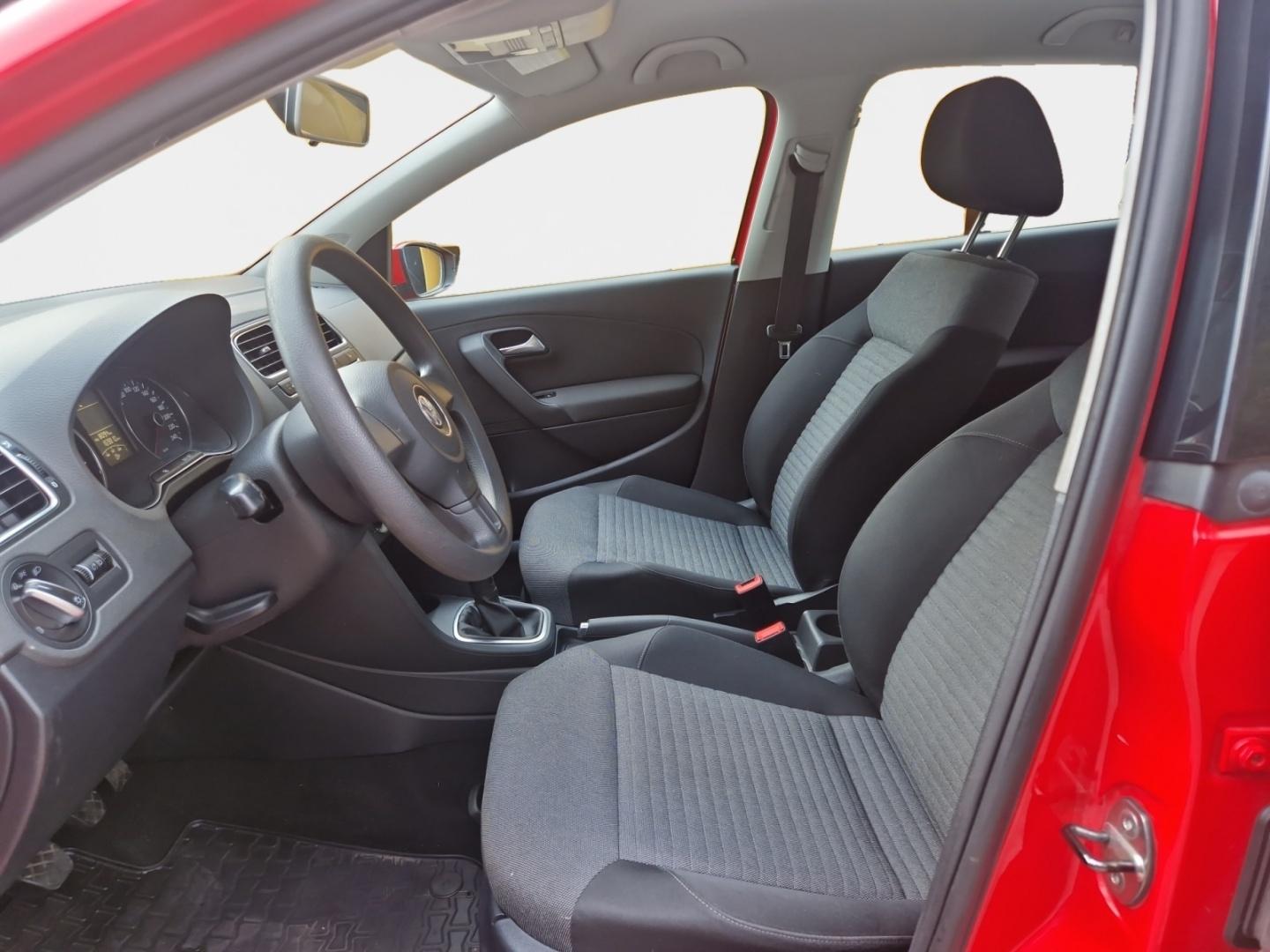 VOLKSWAGEN Polo 2010