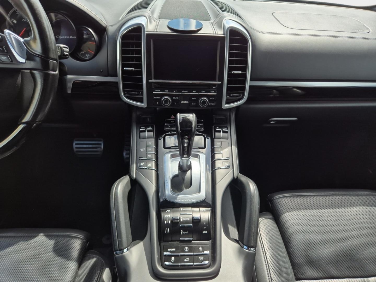 PORSCHE Cayenne 12