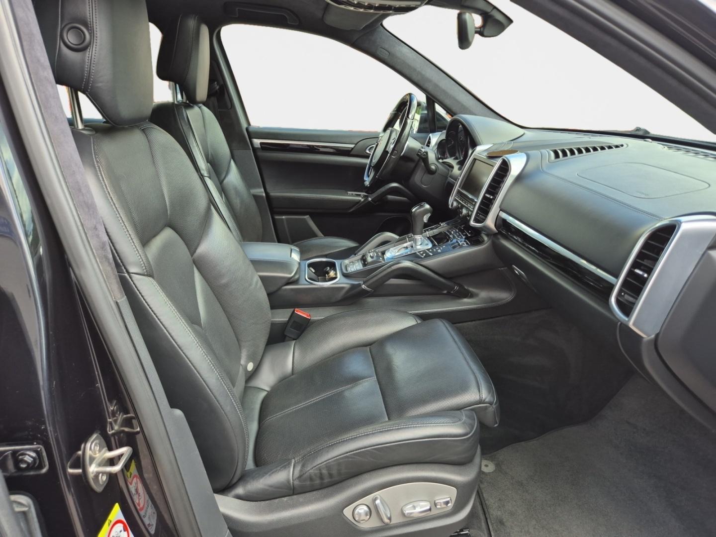 PORSCHE Cayenne 14