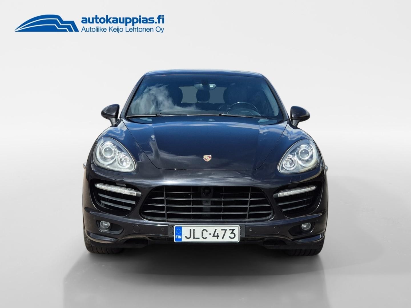 PORSCHE Cayenne 8