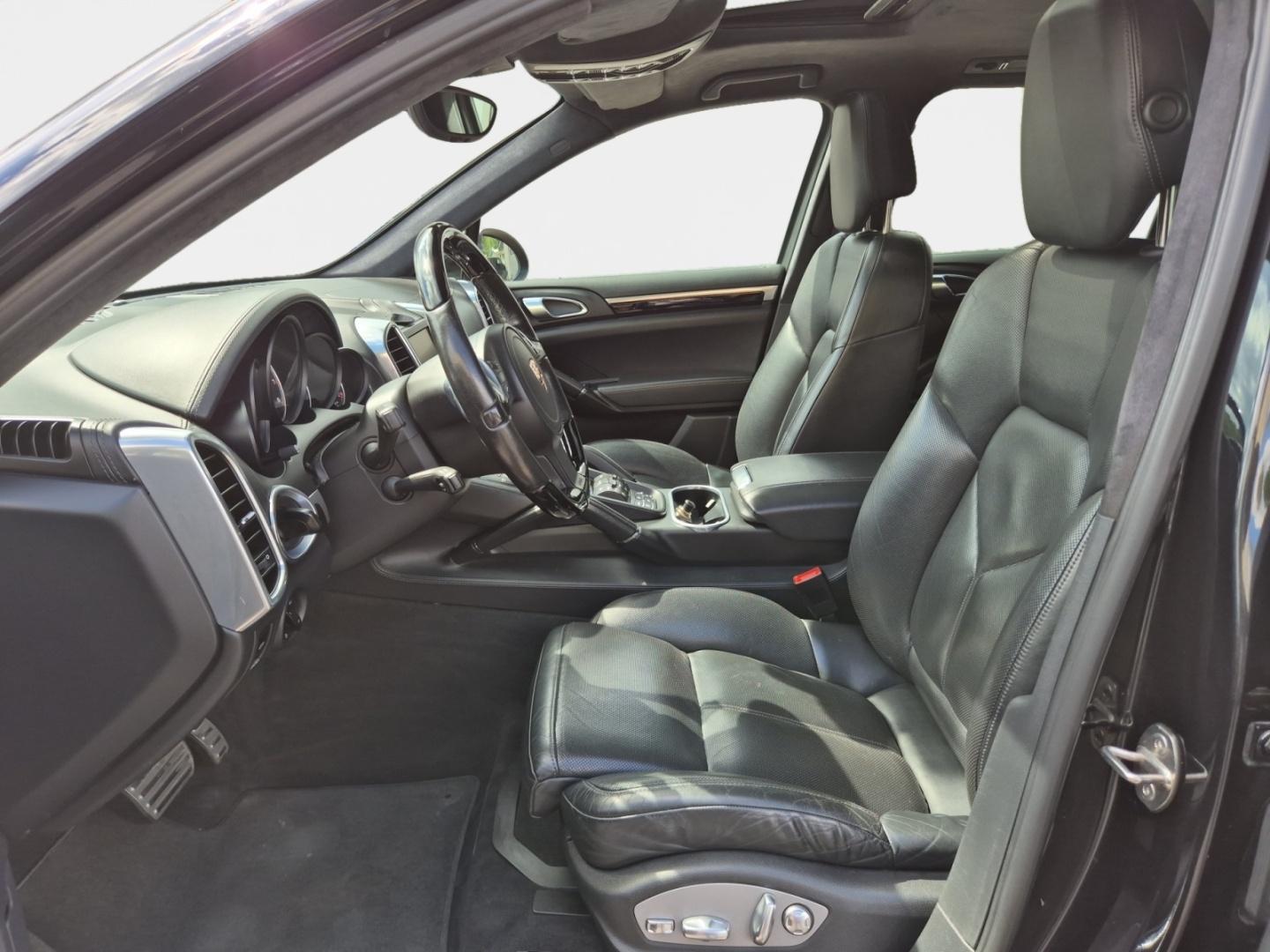 PORSCHE Cayenne 9