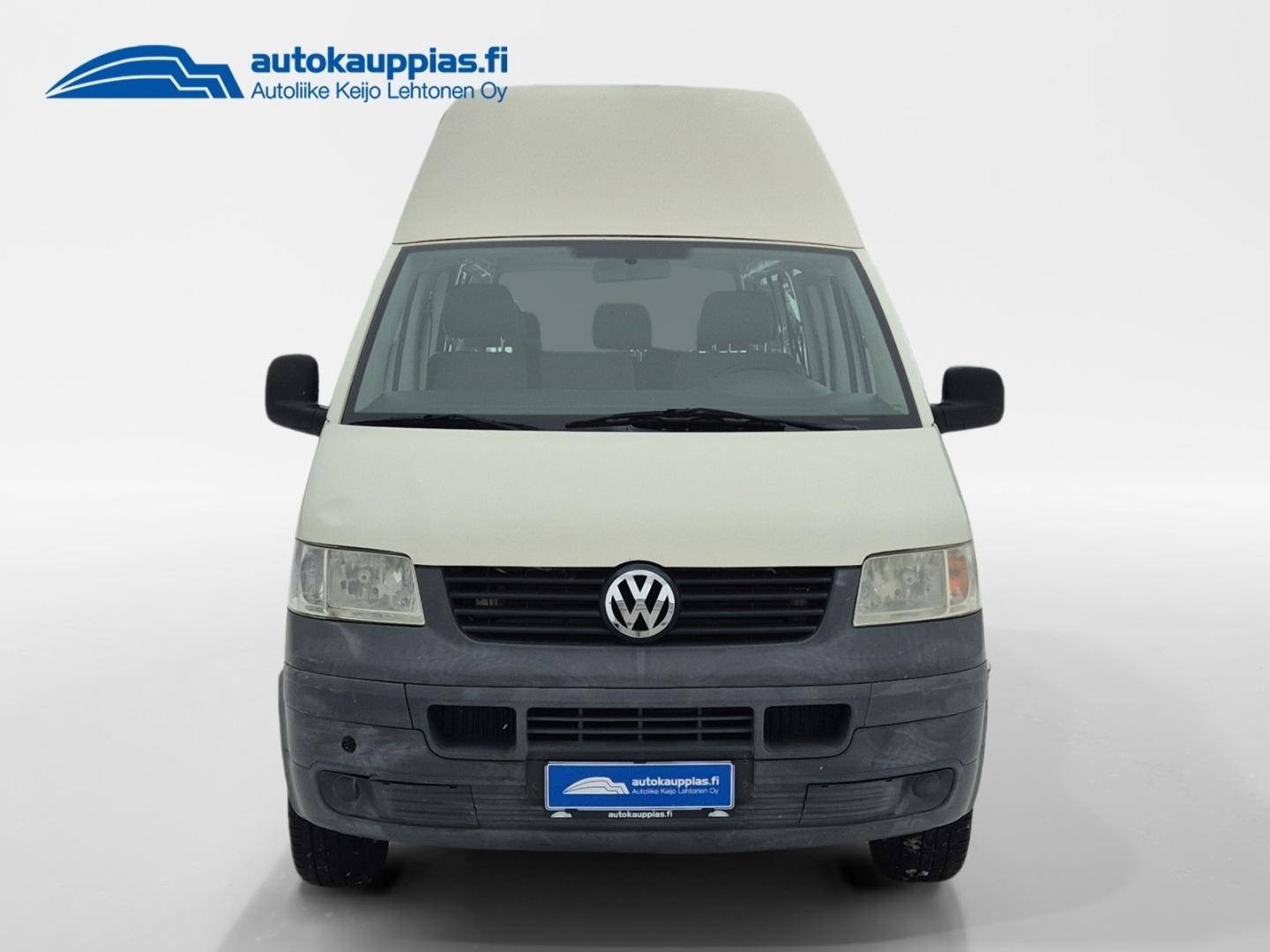 VOLKSWAGEN Caravelle 8